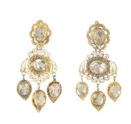87.  Pendientes chandelier S. XIX de cuarzos citrino y con decor