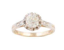 185.  Sortija solitario de brillante de talla antigua de 1,02 ct aprox. engastado en ocho garras