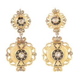 1.  Pendientes largos S. XIX con dos flores de oro decoradas con esmalte y diamantes