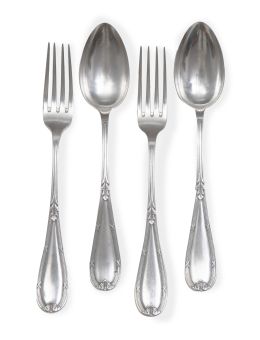 631.  Juego de seis cucharas y seis tenedores de plata de estilo Luis XVI, decorados con cintas y hojas.Matilde Espuñes, (1909-1950).