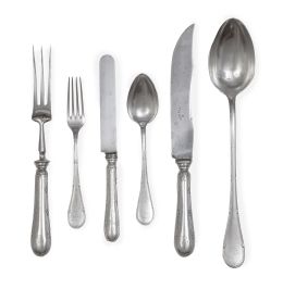 699.  Cubertería de plata de ley 916 de seis servicios de estilo 