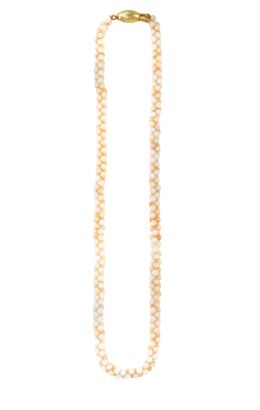 172.  Collar  tubular de de cuentas de coral piel de ángel