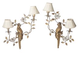 1226.  Pareja de apliques de dos luces de bronce dorado y cristal.