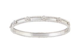 364.  Brazalete VAN CLEEF AND ARPLES modelo Perlée sweet trébol, 