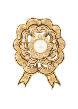 6.  Broche-colgante S. XIX con diseño de flor realizada con cin