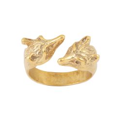 180.  Sortija con dos cabezas de zorro en frente abierto, en plata vermeill