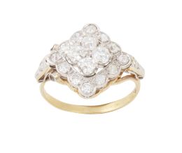 156.  Sortija de brillantes de talla antigua c. 1930 con diseño rombo