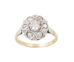 146.  Sortija rosetón de brillantes de pp. S. XX