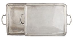 697.  Pareja de bandejas de plata de ley 925 con asas. Con marcas.España, S. XX.