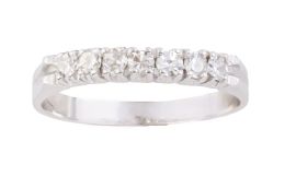 148.  Sortija media alianza de brillantes