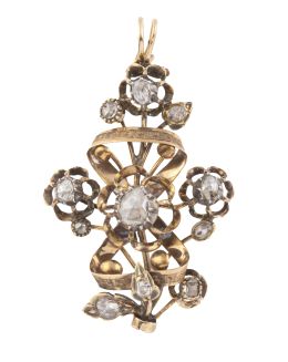 4.  Colgante floral S. XIX con centros de diamantes de talla rosa