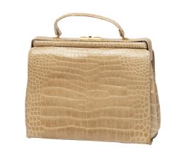 392.  Gran bolso vintage de piel de cocodrilo color marfil, con asa corta