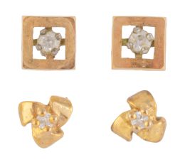 228.  Lote de 7 pares de pendientes de diferentes diseños decorados con piedras de colores