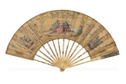 1199.  Abanico Luis XVI con varillaje y padrones de hueso calado con apliaciones metálicas y país de tela pintada con escena galante y arquitecturas en medallones con lentejuelas bordadas.Francia, S. XVIII.
