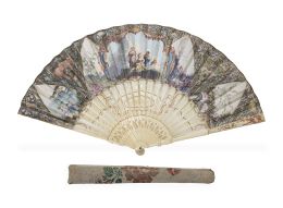 1201.  Abanico con varillaje de hueso calado y dorado con país de piel pintada con escenas mitológicas y chinescas en medallones.S. XVIII.