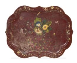 737.  Bandeja de latón pintada de granate con flores y decoración en dorado.S. XIX.
