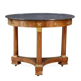 1222.  Gueridon imperio, de madera de nogal con bronces dorados y tapa de mármol.Francia, primer cuarto del S. XIX.