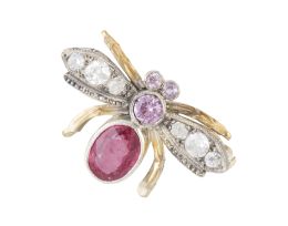 145.  Pareja de broches mosca de brillantes una con cuerpo de topacio azul, rosa de Francia y zafiros rosas