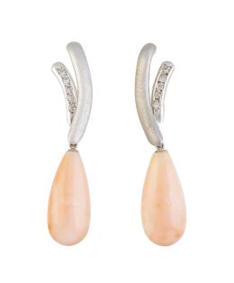 264.  Pendientes largos desmontables con perilla de coral piel de