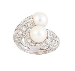 273.  Sortija tu y yo de perlas con pavé de brillantes y nervio c