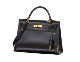 402.  Bolso HERMÉS Kelly 32 en piel negra 
