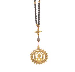 2.  Rosario Mallorquín ff. S. XVIII con medallón colgante tipo "altaret" con escena votiva por ambas caras en marco oval con decoración de filigrana