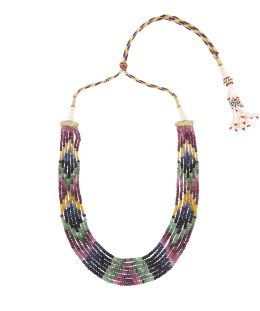 222.  Collar de siete hilos de zafiros, rubíes y esmeraldas facet