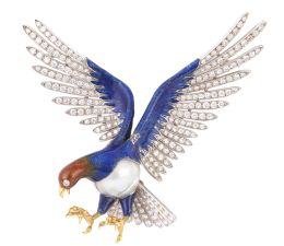 391.  Broche años 60 de águila realizada con esmalte bicolor, ala