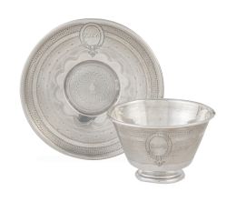 1326.  Taza con su plato de plata, con iniciales grabadas "E de la C". Con marcas.Espuñes, Madrid, 1869.