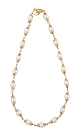 242.  Gargantilla YANES con perlas cultivadas entre motivos de cordoncillo de oro articulados