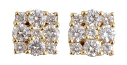 221.  Pendientes de brillantes engastados en garras con diseño cuadrado