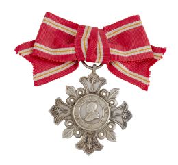 400.  Cruz de León XIII en plata (Signum Sacri Itineris Hierosolymitani)