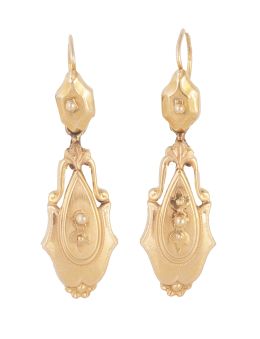63.  Pendientes isabelinos de oro con diseño a modo de ánfora colgante de botón