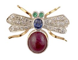 375.  Broche mosca con alas cuajadas de brillantes, cuerpo con ca