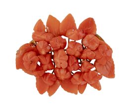 27.  Broche floral victoriano s. XIX en coral centro de flores rodeado por hojas
