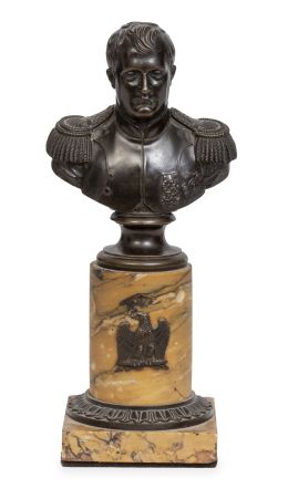 1223.  Napoleón Bonaparte.Busto de bronce patinado sobre columna de mármol.Francia, S. XIX.