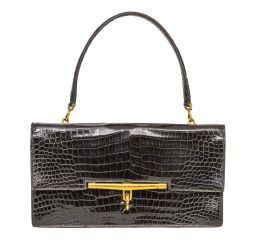 372.  Bolso HERMÉS vintage en cocodrilo negro con asa corta