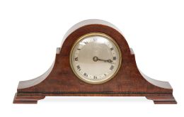 1092.  "Au Monde Élégant Bilbao".
Reloj de sobremesa de madera, l