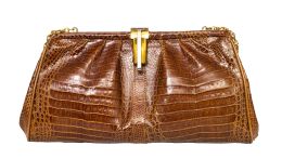 358.  Bolso Vintage piel de cocodrilo en color marrón tipo clutch con cadena de metal dorado