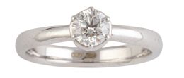 296.  Solitario con brillante central de 0,50 ct, engastado en garras