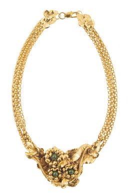 368.  Collar vintage con centro floral decorado con piedras verde