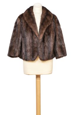 380.  Chaqueta vintage de piel de visón color marrón con cuello de solapa