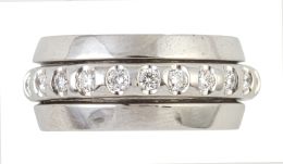 200.  Sortija Eternity ancha con linea central movible de brillantes
