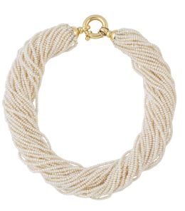 244.  Collar choker con 32 hilos de perlas cultivadas, con cierre