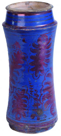 533.  Bote de farmacia esmaltado en azul cobalto y reflejo metálico, decorado con hojas.Manises, S. XVII-XVIII.