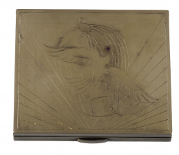 304.  Polvera Art-Decó en plata, con tapa vermeill que presenta grabado de paloma escapando de jaula