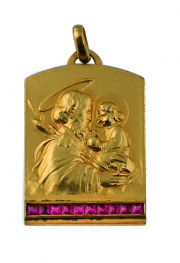168.  Medalla cuadrangular de pp. S. XX con San Antonio y niño y banda de rubíes calibrados en la base