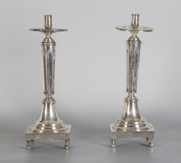 754.  Pareja de candeleros de plata en su color.Cañas, Forcada, Méjico, S. XVIII - XIX..
