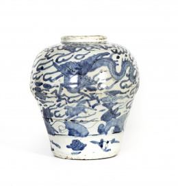 902.  Tibor en porcelana esmaltada en azul y blanco. China o Corea?, dinastía Ming