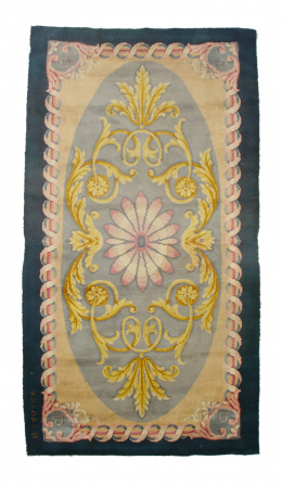 1121.  Alfombra de lana, firmada Miguel Stuyck, 1980. Diseño Aubusson.